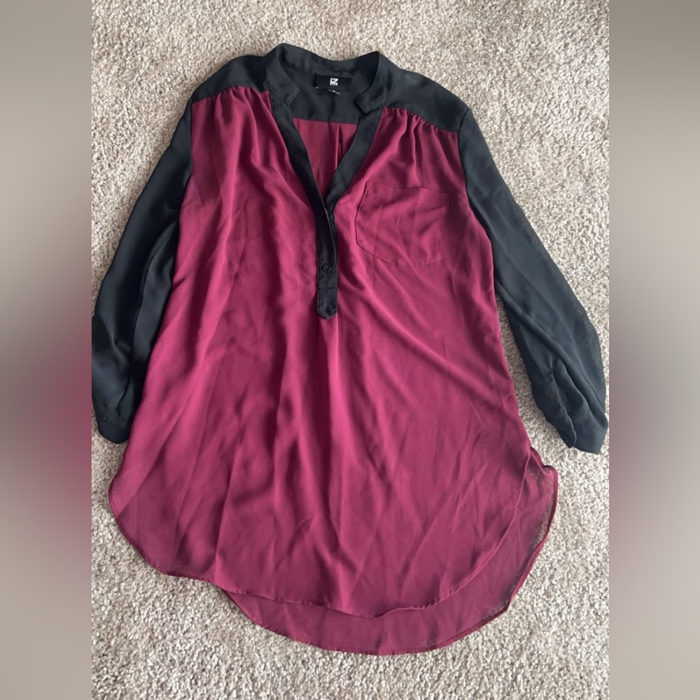 3/4 Sleeve Maroon and Black Top